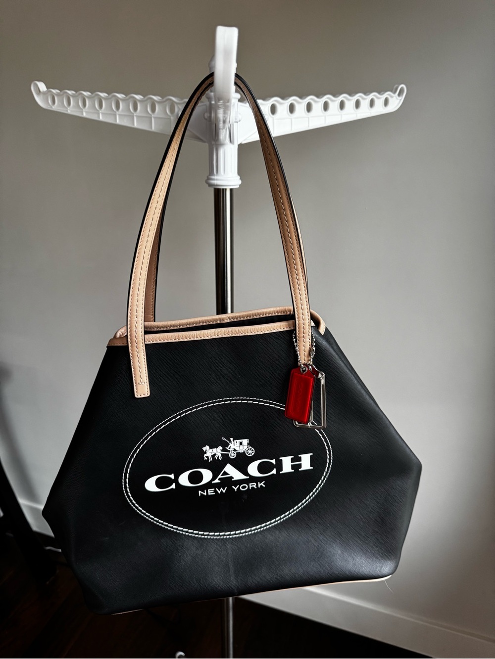 Coach Black & Tan Logo Tote – Retro Style Shoulder Bag